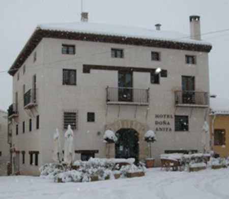 Hotel Restaurante Dona Anita Requena Exterior foto