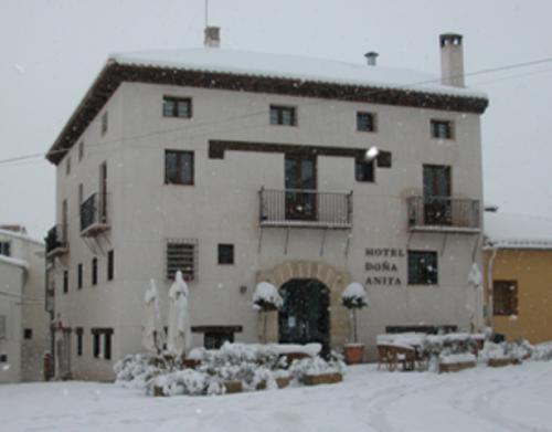 Hotel Restaurante Dona Anita Requena Exterior foto